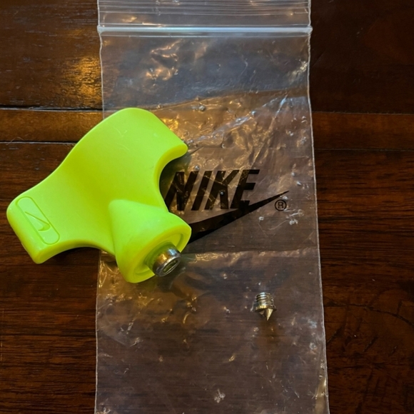 Nike spikes - Picture 2 of 2